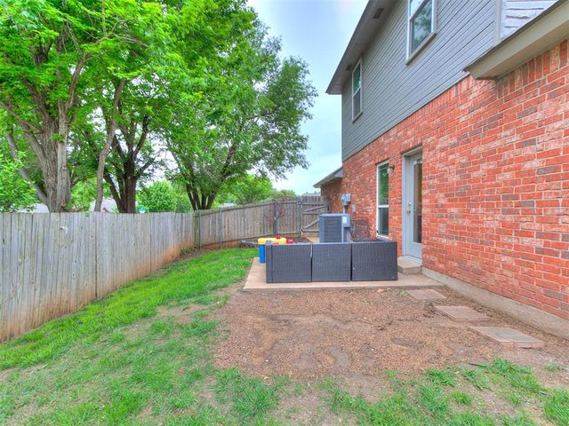 2525 Weymouth Way, Norman, OK 73071