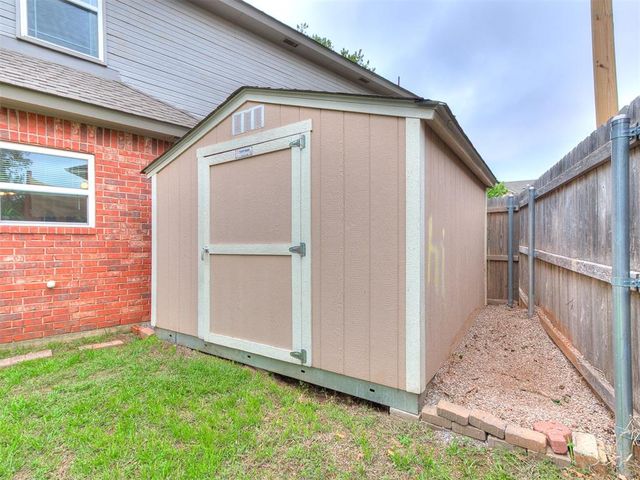 2525 Weymouth Way, Norman, OK 73071