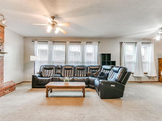 2525 Weymouth Way, Norman, OK 73071