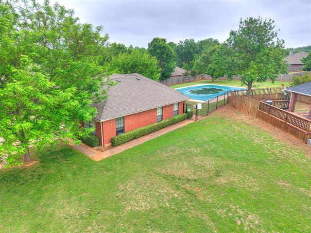 2525 Weymouth Way, Norman, OK 73071