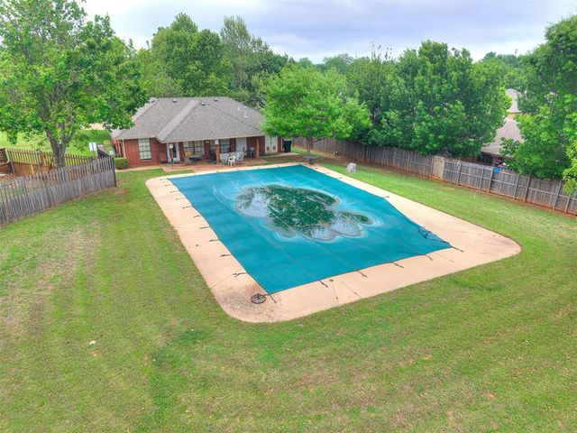 2525 Weymouth Way, Norman, OK 73071