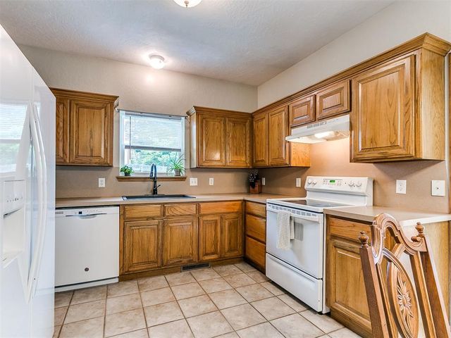 2525 Weymouth Way, Norman, OK 73071