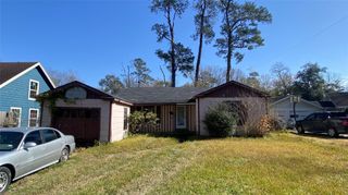 3040 S Willowood Lane, Beaumont, TX 77703