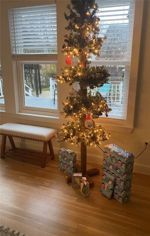 416 W College Street, Grapevine, TX 76051