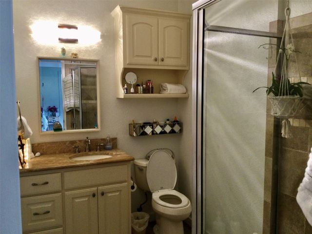 416 W College Street, Grapevine, TX 76051