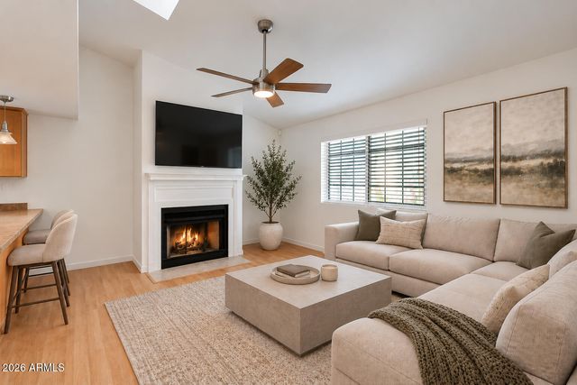 2020 W UNION HILLS Drive 118, Phoenix, AZ 85027