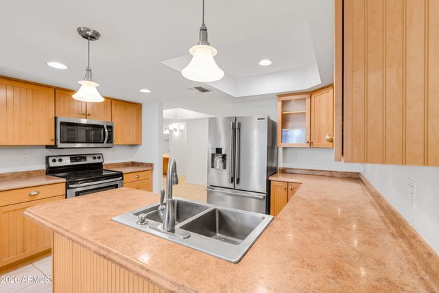 2020 W UNION HILLS Drive 118, Phoenix, AZ 85027