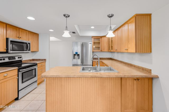 2020 W UNION HILLS Drive 118, Phoenix, AZ 85027