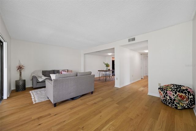 2467 KINGFISHER LANE 101H, Clearwater, FL 33762