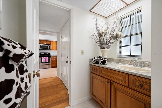 2467 KINGFISHER LANE 101H, Clearwater, FL 33762