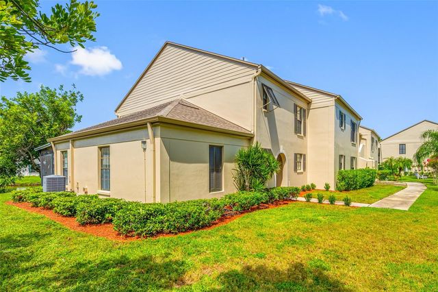 2467 KINGFISHER LANE 101H, Clearwater, FL 33762
