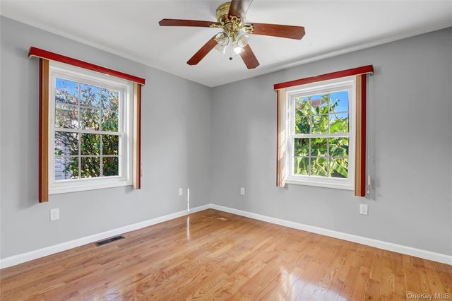32 3rd Avenue, New Hyde Park, NY 11040