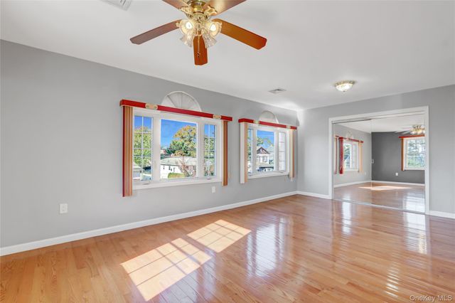 32 3rd Avenue, New Hyde Park, NY 11040
