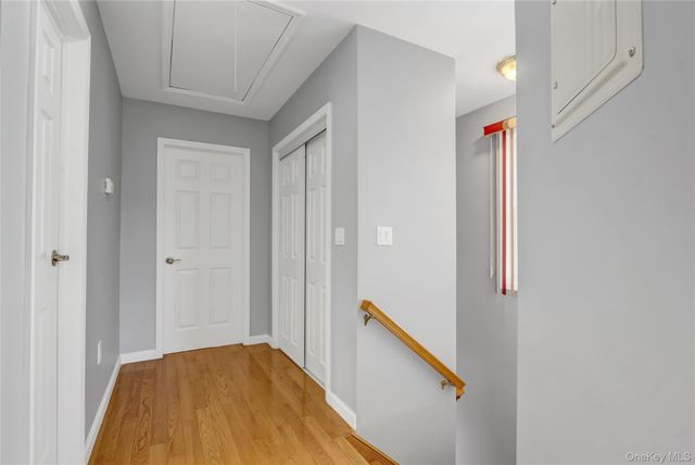 32 3rd Avenue, New Hyde Park, NY 11040