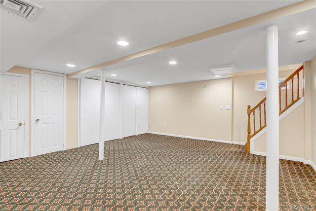 32 3rd Avenue, New Hyde Park, NY 11040
