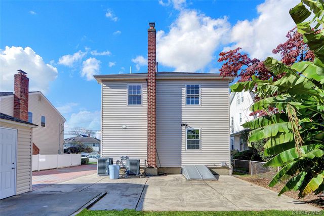 32 3rd Avenue, New Hyde Park, NY 11040