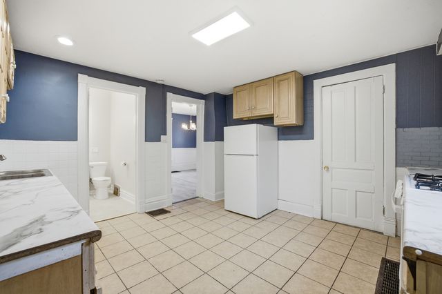 1525 S Main Street, Rockford, IL 61102