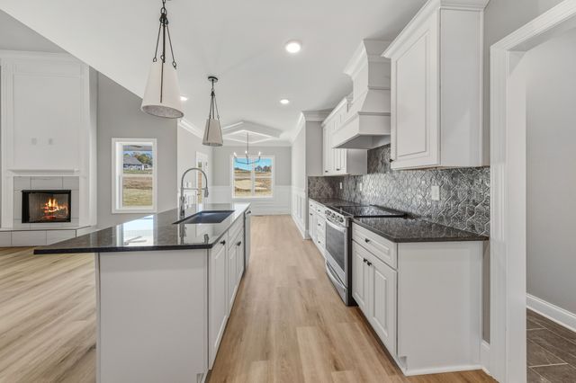 1675 Sulphur College Rd, Hartsville, TN 37074