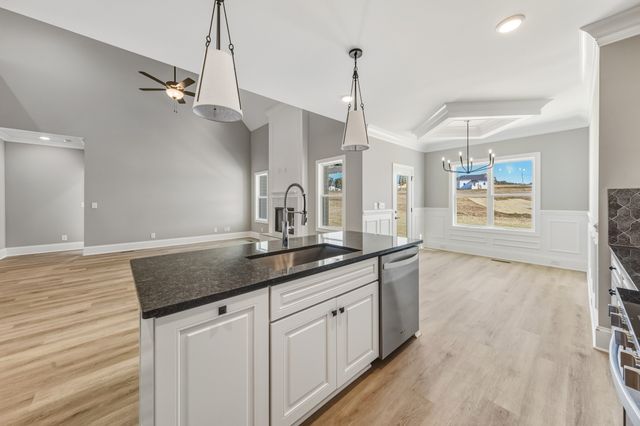 1675 Sulphur College Rd, Hartsville, TN 37074