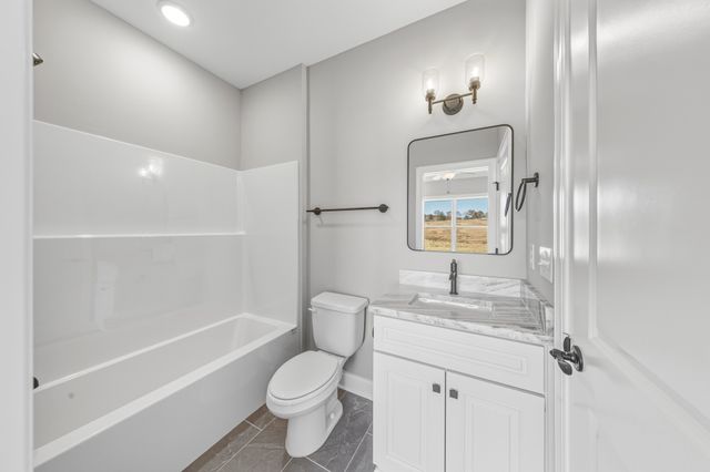 1675 Sulphur College Rd, Hartsville, TN 37074