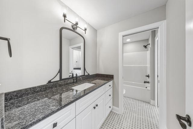 1675 Sulphur College Rd, Hartsville, TN 37074