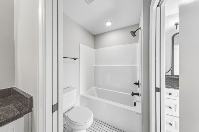 1675 Sulphur College Rd, Hartsville, TN 37074