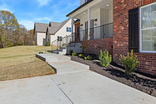 1675 Sulphur College Rd, Hartsville, TN 37074