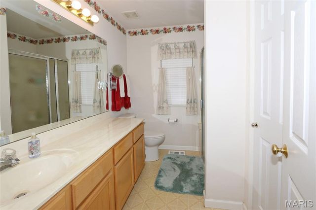 1289 Summergate Parkway 2B, St Peters, MO 63303