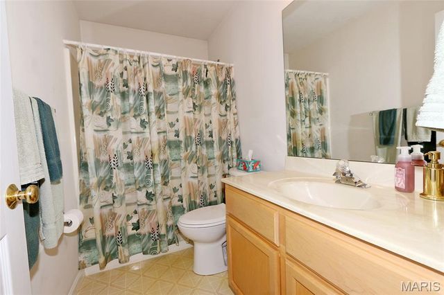 1289 Summergate Parkway 2B, St Peters, MO 63303