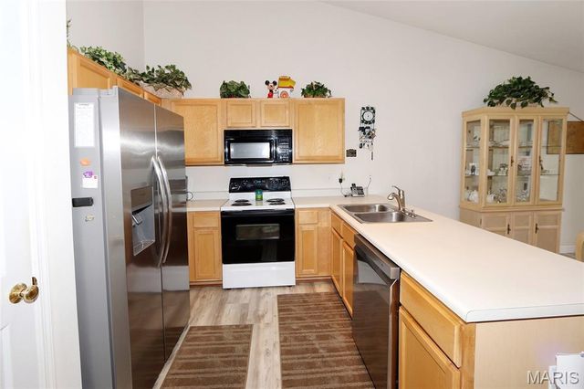 1289 Summergate Parkway 2B, St Peters, MO 63303