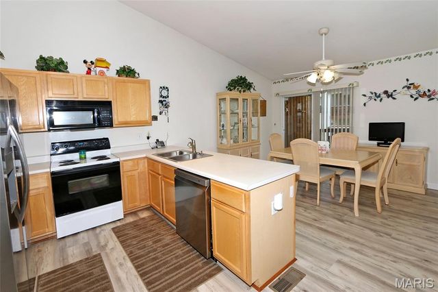 1289 Summergate Parkway 2B, St Peters, MO 63303