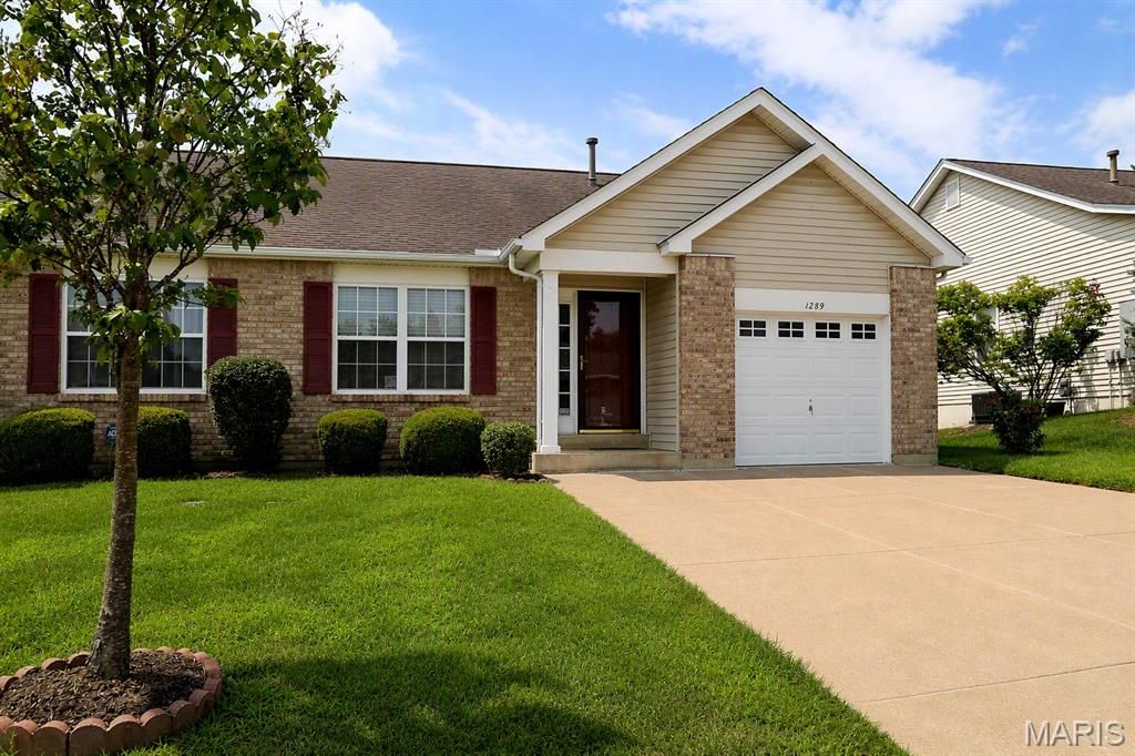 1289 Summergate Parkway 2B, St Peters, MO 63303