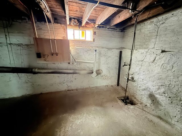 63 W Terrace Street, Claremont, NH 03743