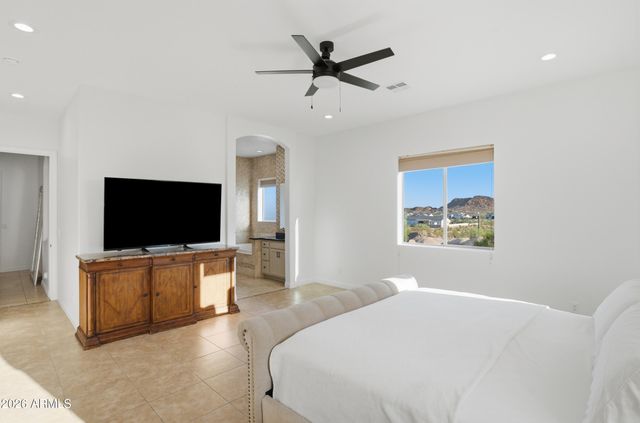 28142 N SANDRIDGE Drive, San Tan Valley, AZ 85144