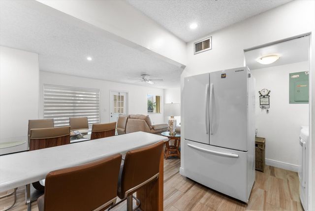 421 Pine Glen Lane A2, Greenacres, FL 33463