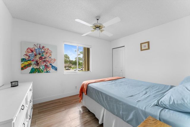 421 Pine Glen Lane A2, Greenacres, FL 33463