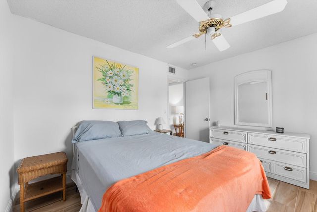 421 Pine Glen Lane A2, Greenacres, FL 33463