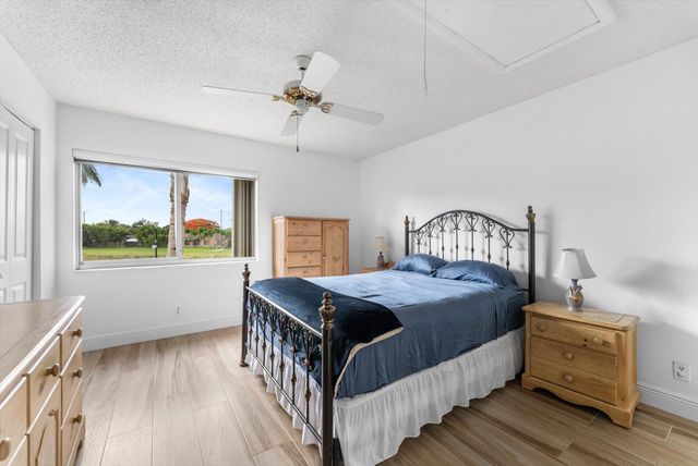 421 Pine Glen Lane A2, Greenacres, FL 33463