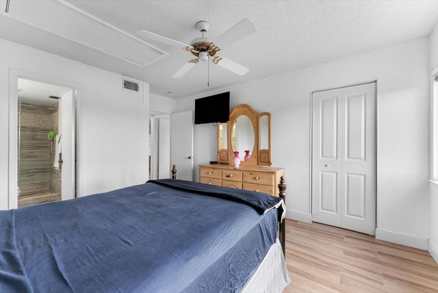 421 Pine Glen Lane A2, Greenacres, FL 33463