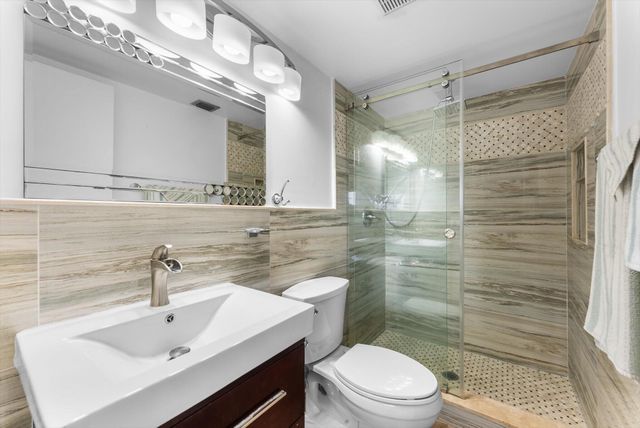 421 Pine Glen Lane A2, Greenacres, FL 33463