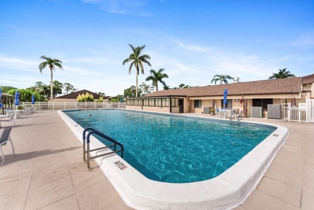 421 Pine Glen Lane A2, Greenacres, FL 33463