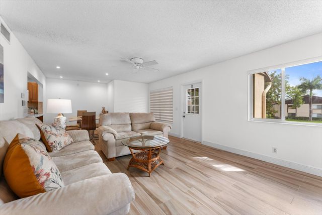 421 Pine Glen Lane A2, Greenacres, FL 33463