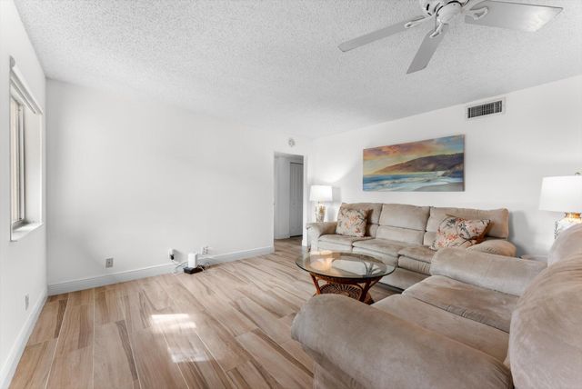 421 Pine Glen Lane A2, Greenacres, FL 33463