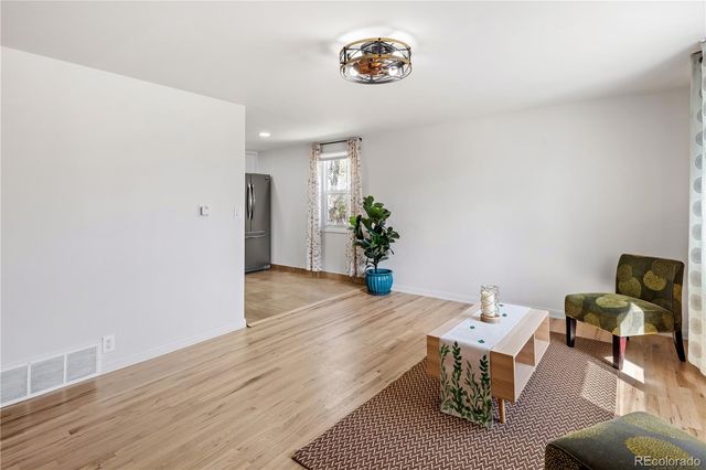 5325 W 5th Avenue, Lakewood, CO 80226