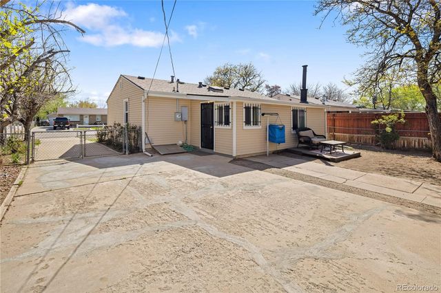 5325 W 5th Avenue, Lakewood, CO 80226