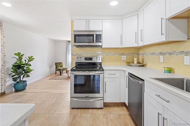 5325 W 5th Avenue, Lakewood, CO 80226