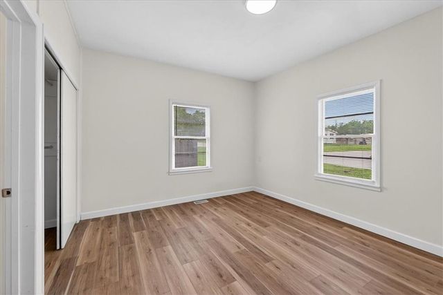 506 E 1st Street, Tonganoxie, KS 66086
