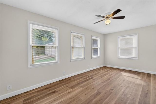506 E 1st Street, Tonganoxie, KS 66086