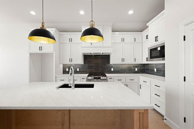 15612 Siloa Avenue, Edmond, OK 73013