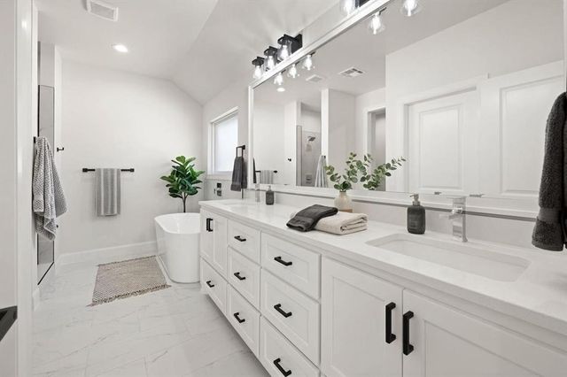 15612 Siloa Avenue, Edmond, OK 73013